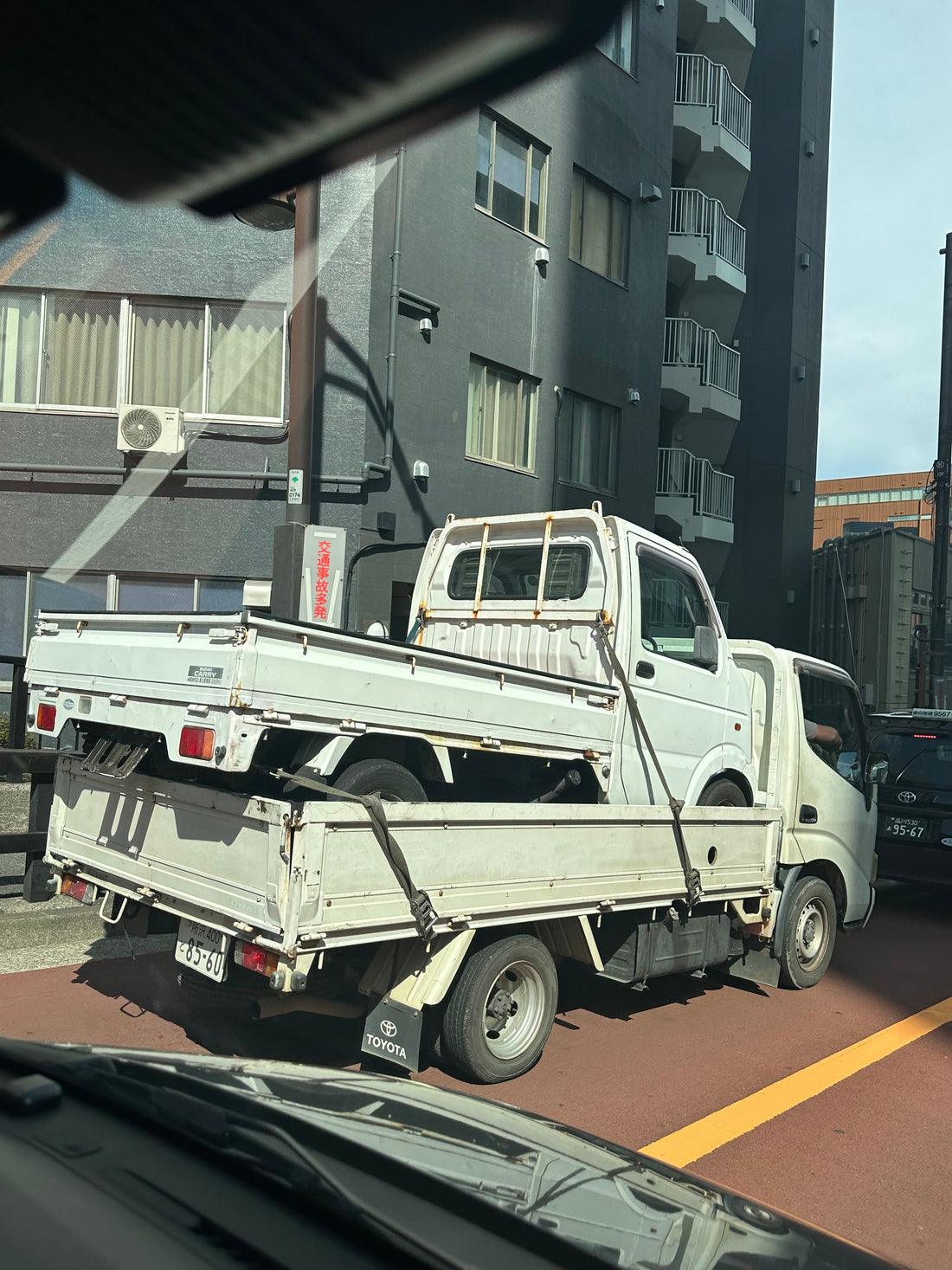 デフレ時代に花屋が生き残る道｜外食チェーンに学ぶ低価格戦略と付加価値