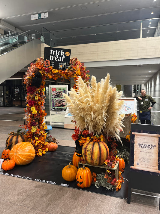 花屋が手掛けるハロウィン装飾の裏側